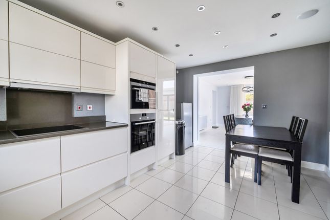 11, Prince Regent Avenue, Cheltenham photo 4