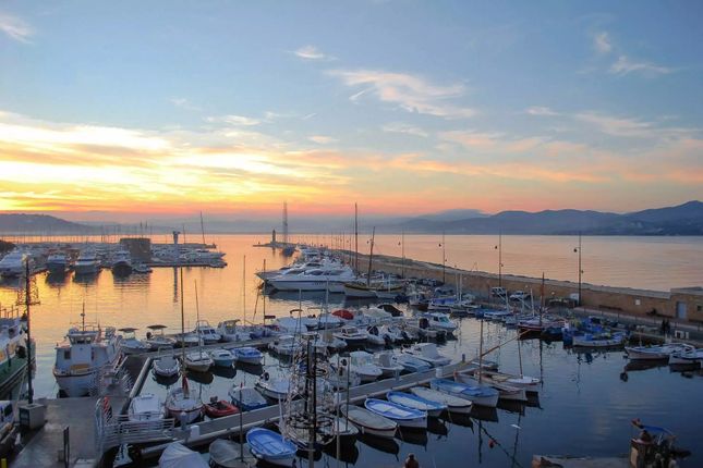 Thumbnail Apartment for sale in Saint Tropez, St. Tropez, Grimaud Area, French Riviera