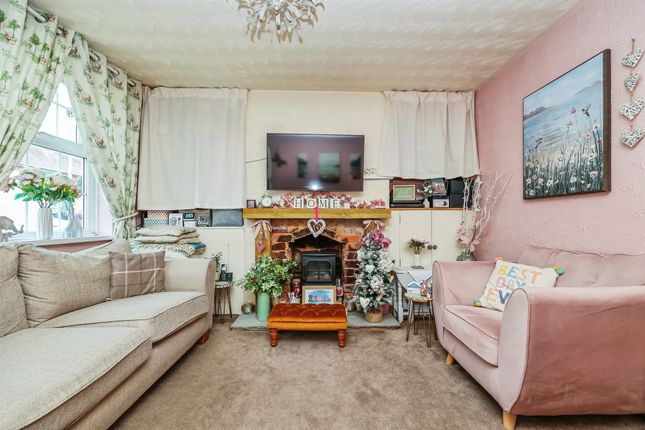 102, Newthorpe Common, Nottingham photo 4