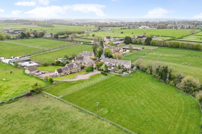 Upper Hyde House, Hyde, Chalford photo 2
