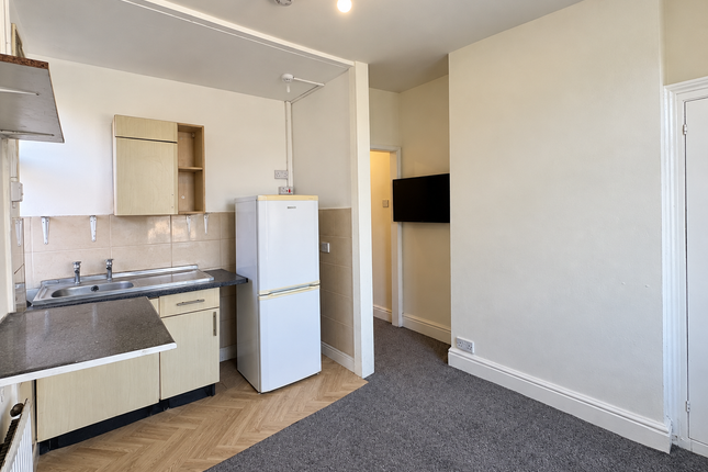 Flat 4, 338 Humberstone Road, Leicester photo 5