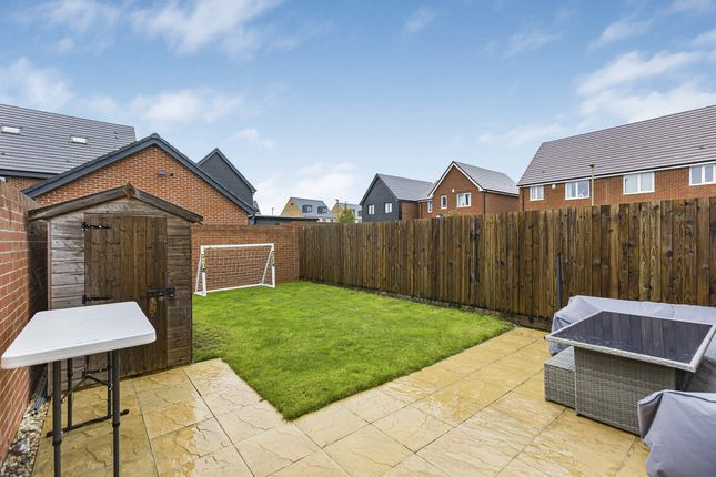 6, Flowe Drive, Wantage photo 4