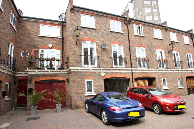Thumbnail Property to rent in Maple Mews, London
