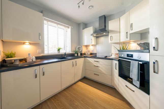Flat for sale in Yelland Place, Tadley
