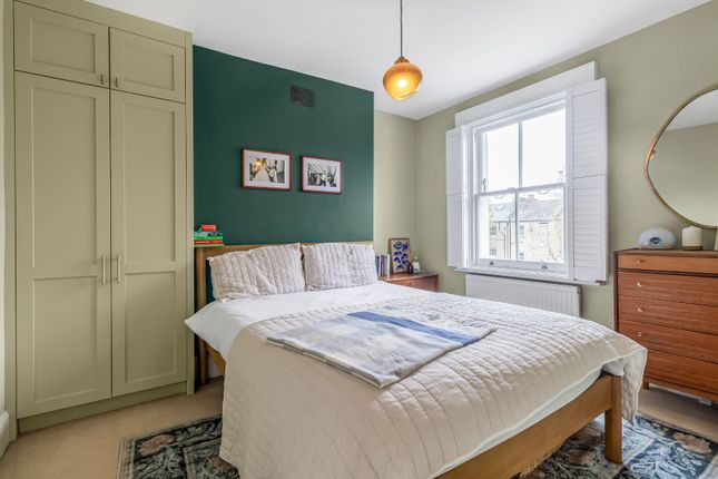 Flat B, 52, Loveridge Road, London photo 4