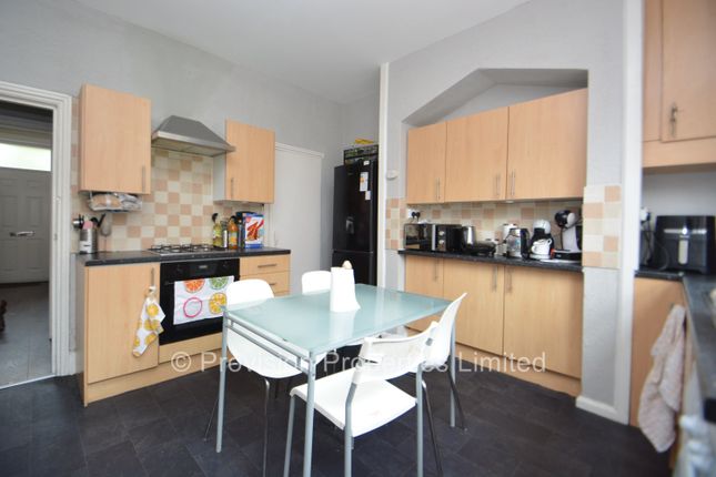 Terraced house to rent in School View, Hyde Park, Leeds