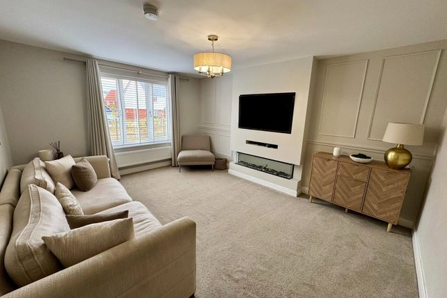 3, Lees Grove, Sellindge photo 2