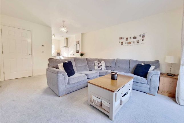 4, Williams Close, Ancaster photo 2