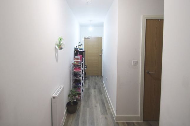 Flat for sale in Ridding Lane, Sudbury Hill, Harrow