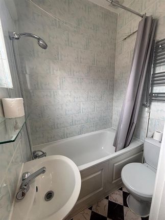 25, South Road, London photo 5