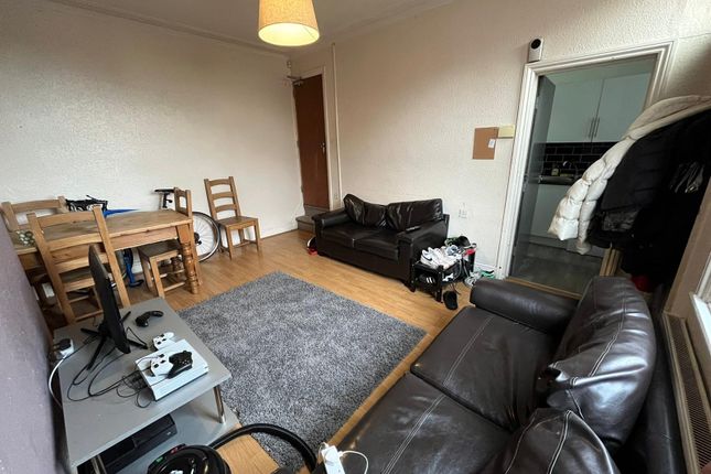 Royal Park Grove, Leeds photo 2