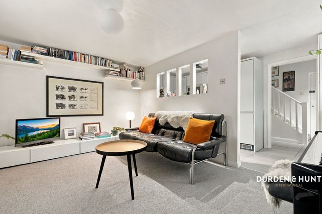 Flat F, 48 Thornhill Road, London photo 2