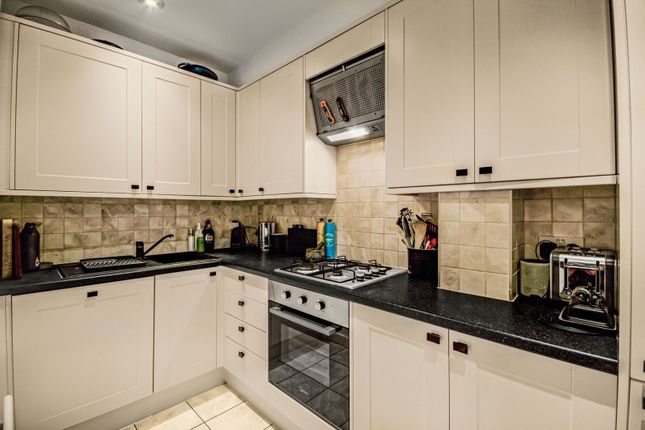 Crookham Road, London photo 4