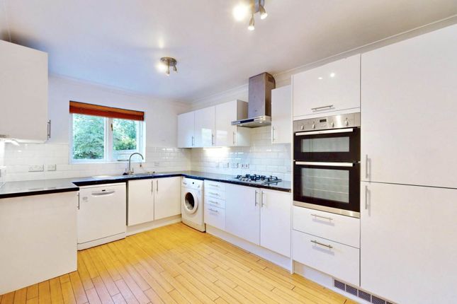 14, Ridgeway Gardens, London photo 3