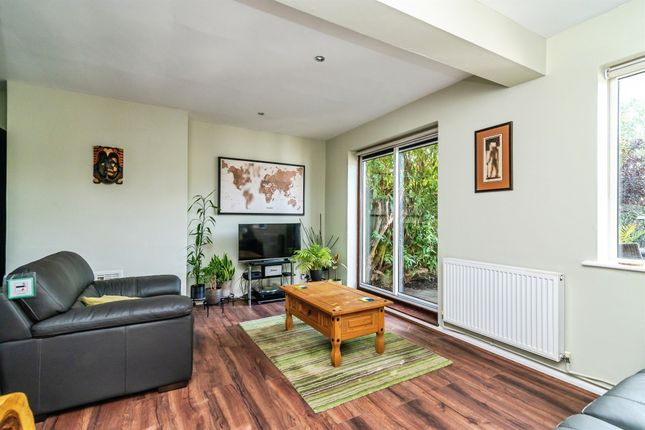 32, Spinney Close, Nottingham photo 4