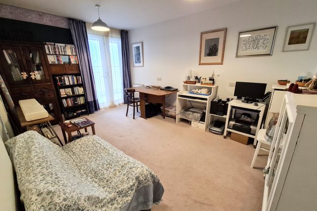 Flat for sale in Sutton Park Road, Seaford