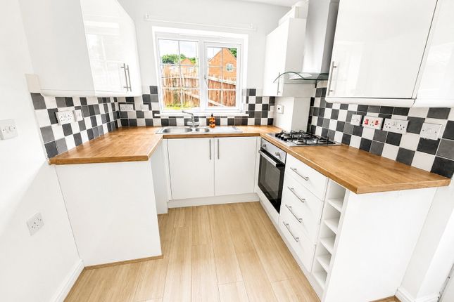 2, Edwinstowe Close, Brierley Hill photo 4