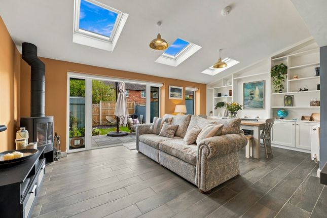 32, Meadows Lane, Cheshire photo 3
