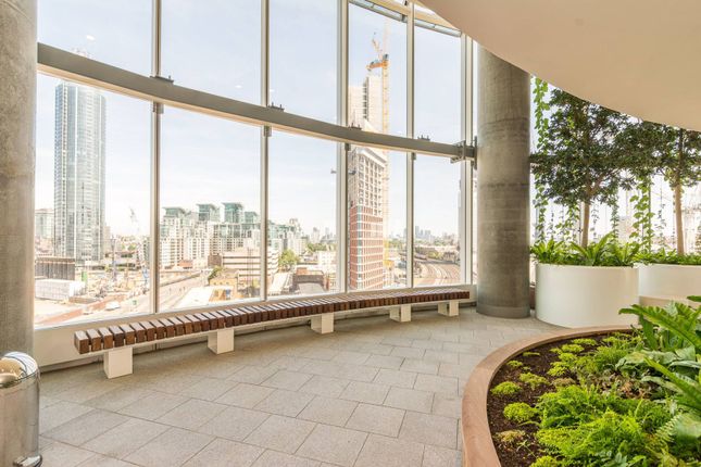 Flat for sale in Wandsworth Road, Vauxhall, London