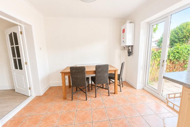 35, Chestnut Road, Enfield photo 3