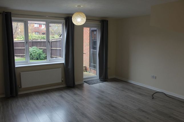 10, St Hildas Close, Didcot photo 4