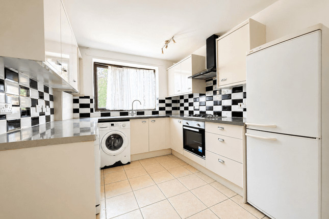 4, Durford Crescent, LONDON photo 3