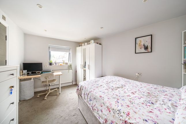 32, Kellino Street, London photo 4