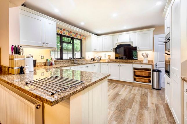 22A, Oak Tree Close, Virginia Water photo 3