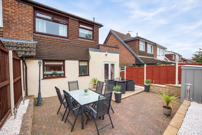 118, Rydal Avenue, Oldham photo 4