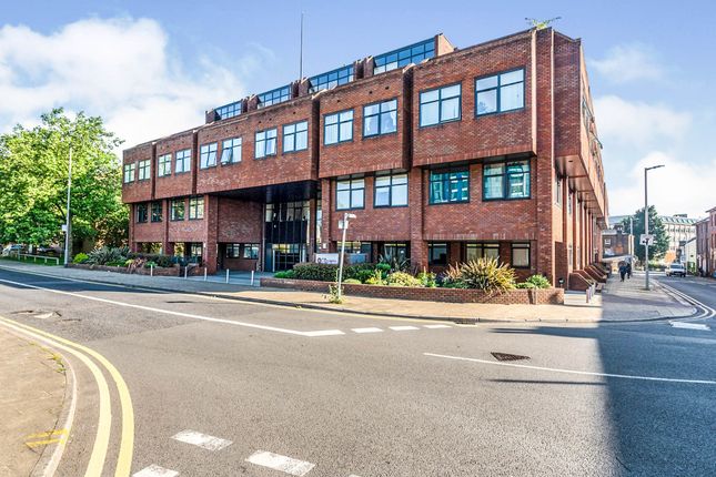 Thumbnail Flat for sale in The Landmark, Flowers Way, Luton, Bedfordshire