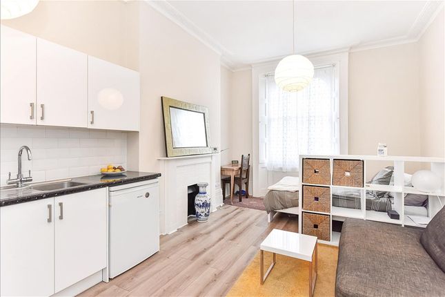 Flat B, 13, Regent Square, Bloomsbury photo 2