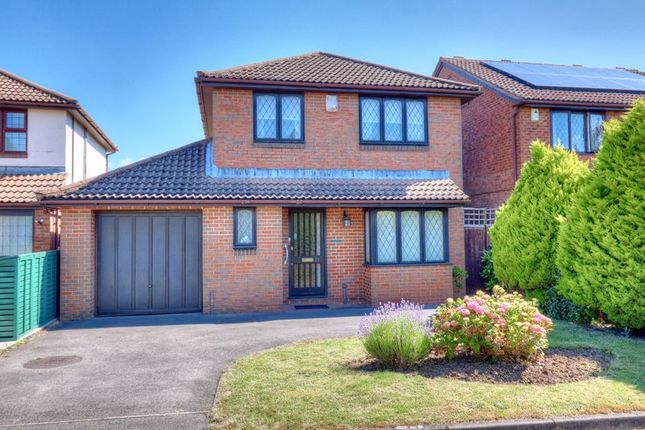 Thumbnail Detached house for sale in Ferndale Close, Stokenchurch, High Wycombe