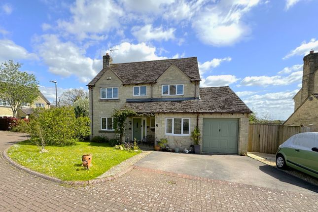 Thumbnail Detached house for sale in Robin Close, Chalford, Stroud