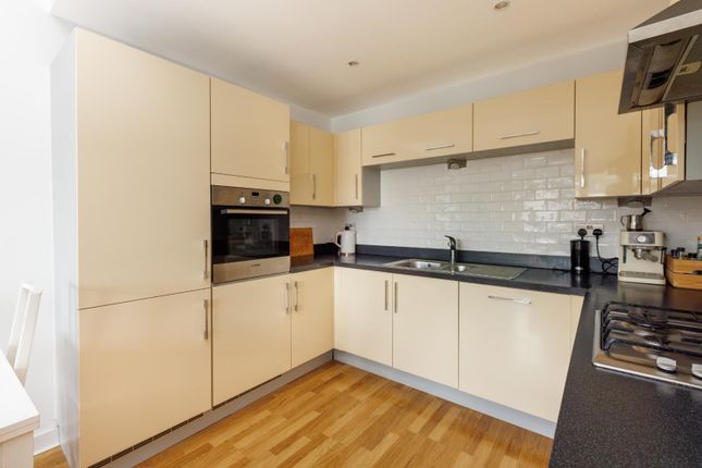 Apartment 267, The Crescent, Hannover Quay, Bristol photo 4
