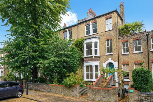 Flat for sale in St. George's Avenue, London