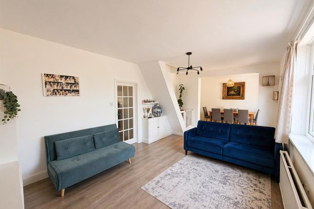 112, Allenby Road, Southall photo 2