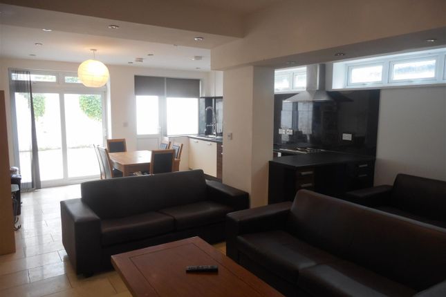 92A, Woodville Road, Cardiff photo 4