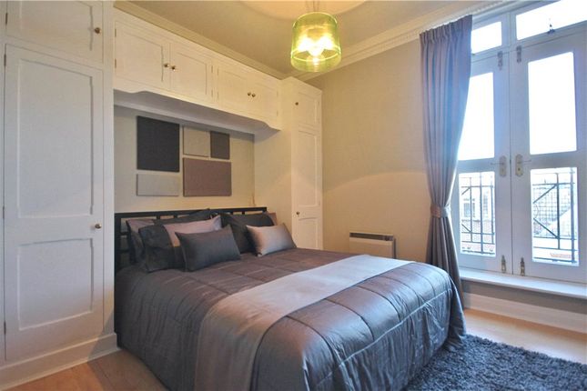 Flat to rent in Devonhurst Place, Heathfield Terrace, London