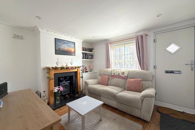 104 Ospringe Road, Faversham photo 2