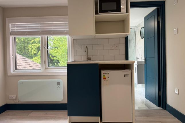 Flat 7, 22 Verdant Lane, London photo 2