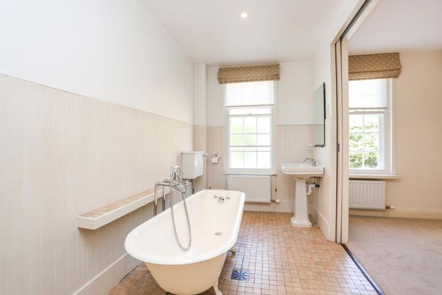 Property to rent in Holland Park Road, Kensington