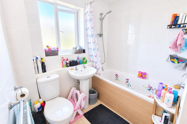 67, St Matthews Court, Gosport photo 4
