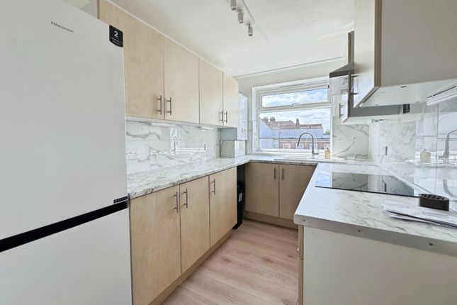 Highlands Court, 15, London Road, Leigh-On-Sea photo 5
