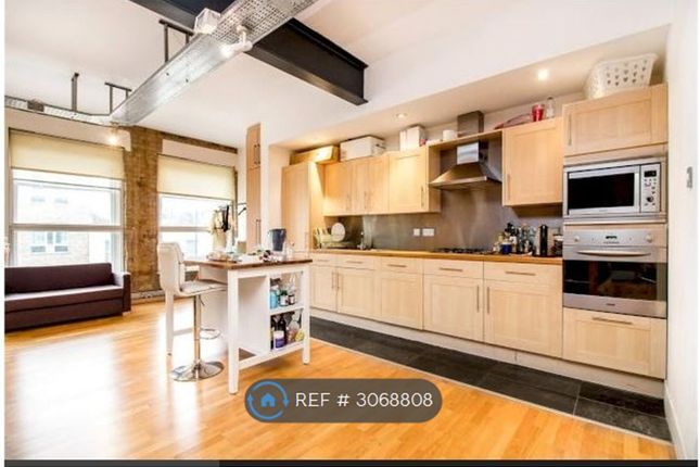 Flat, London photo 2