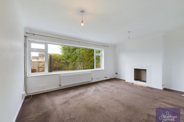 33, Ash Grove, Caldicot photo 2
