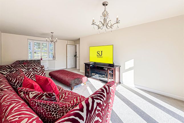 17, Benson Close, Burnham-On-Crouch photo 3
