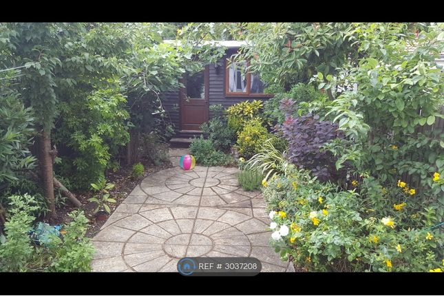 Alexandra Avenue, Sutton photo 5