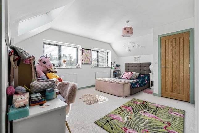 23, Cabrera Avenue, Surrey photo 4
