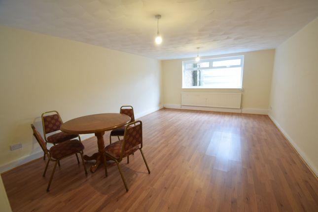 Room Three, Millhouse Social Club, New Road, Dagenham photo 3