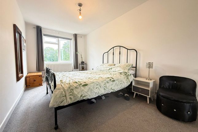 Stanford Court, 23, Winters Way, Waltham Abbey photo 4